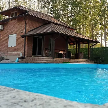 Vikendica Na Drini * Loznica