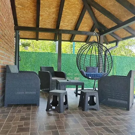 Vikendica Na Drini Loznica