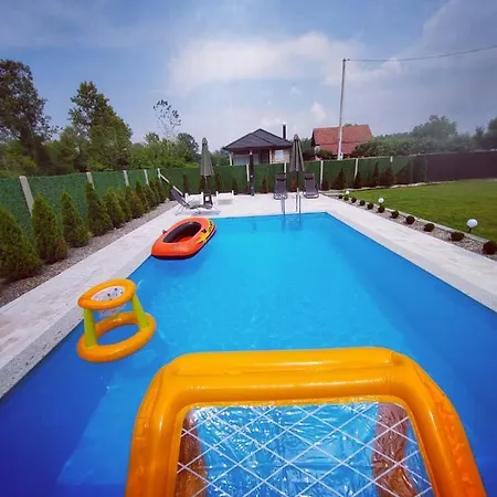 Vikendica Na Drini * Loznica