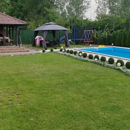 Vikendica Na Drini * Loznica